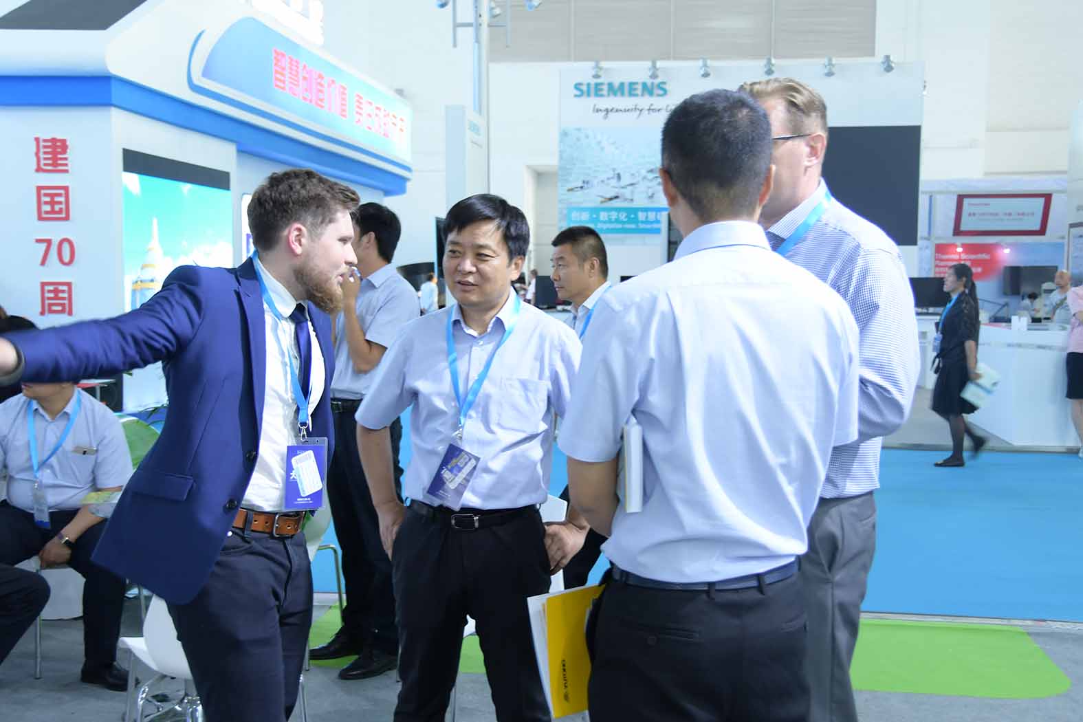 引领未来▲百乐博纯电动矿用车闪耀2019CIME展会