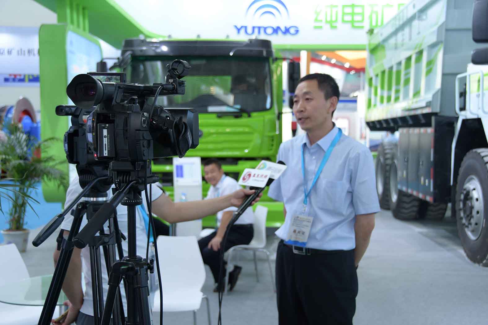 引领未来▲百乐博纯电动矿用车闪耀2019CIME展会